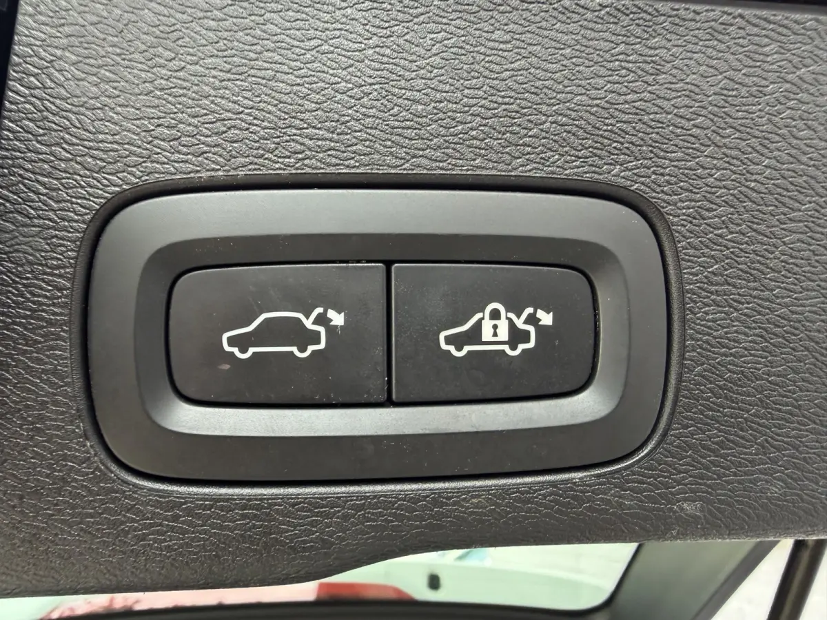 2.0 T8 Plug-in-hybrid AWD Polestar Engineered SOH 99%! Schuif/kantel dak Bowers&Wilkins SOH 99%!