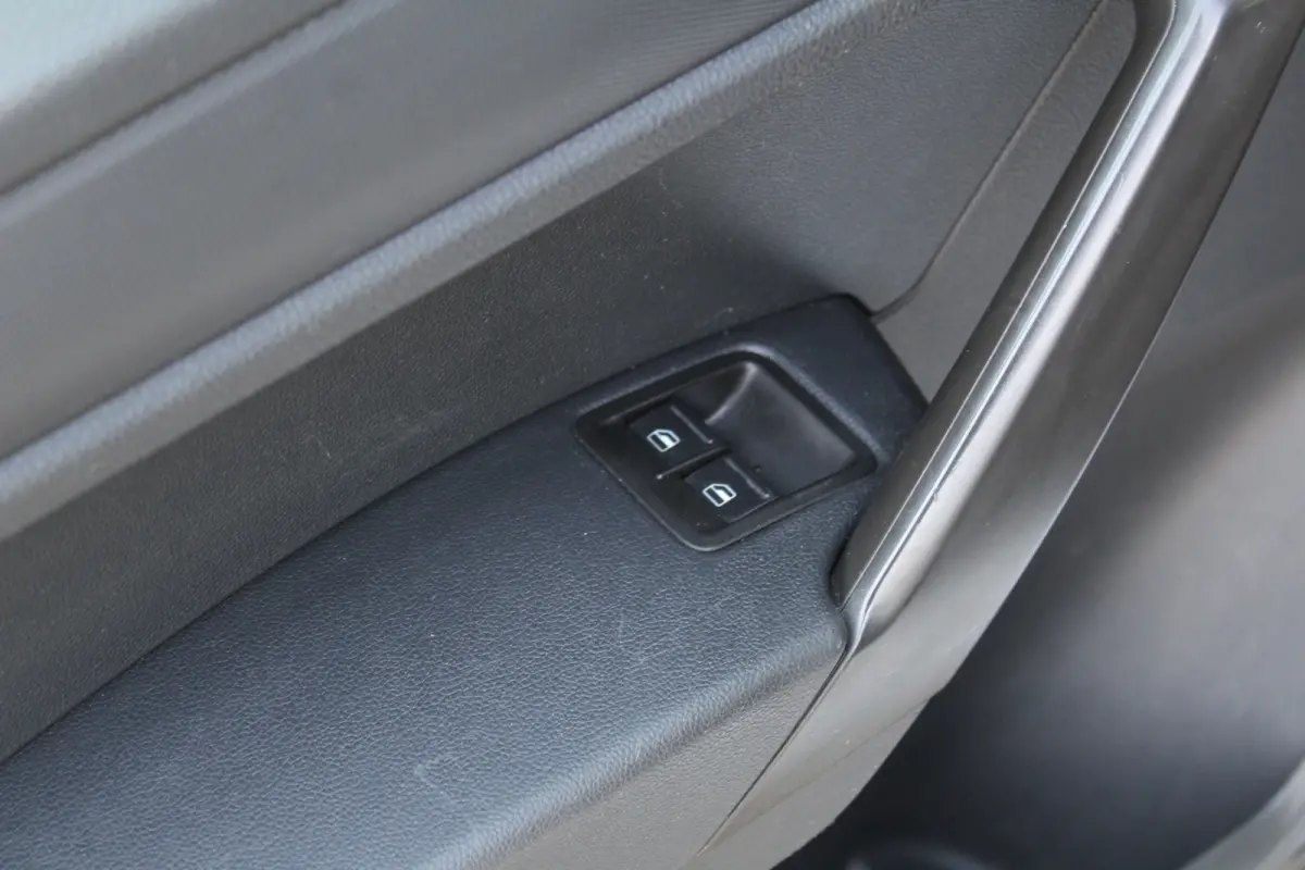 2.0 TDI L1H1 BMT Comfortline 75PK | Airco | Navigatie | Parkeersensoren