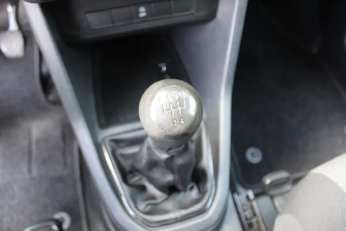 2.0 TDI L1H1 BMT Comfortline 75PK | Airco | Navigatie | Parkeersensoren