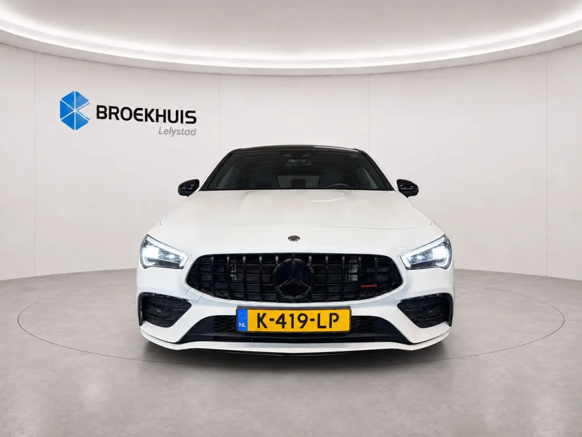CLA SHOOTING BRAKE AMG 35 306PK 4MATIC PREMIUM PLUS / NAVI / LEDER / FULL-LED / CLIMA / 19" LMV / PANO. DAK / KEYLESS / BURMESTER / CAMERA /  UNIEK / ORG. NL. !!