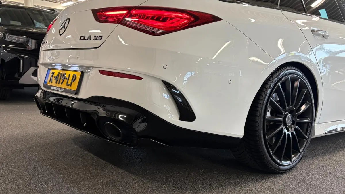 CLA SHOOTING BRAKE AMG 35 306PK 4MATIC PREMIUM PLUS / NAVI / LEDER / FULL-LED / CLIMA / 19" LMV / PANO. DAK / KEYLESS / BURMESTER / CAMERA /  UNIEK / ORG. NL. !!