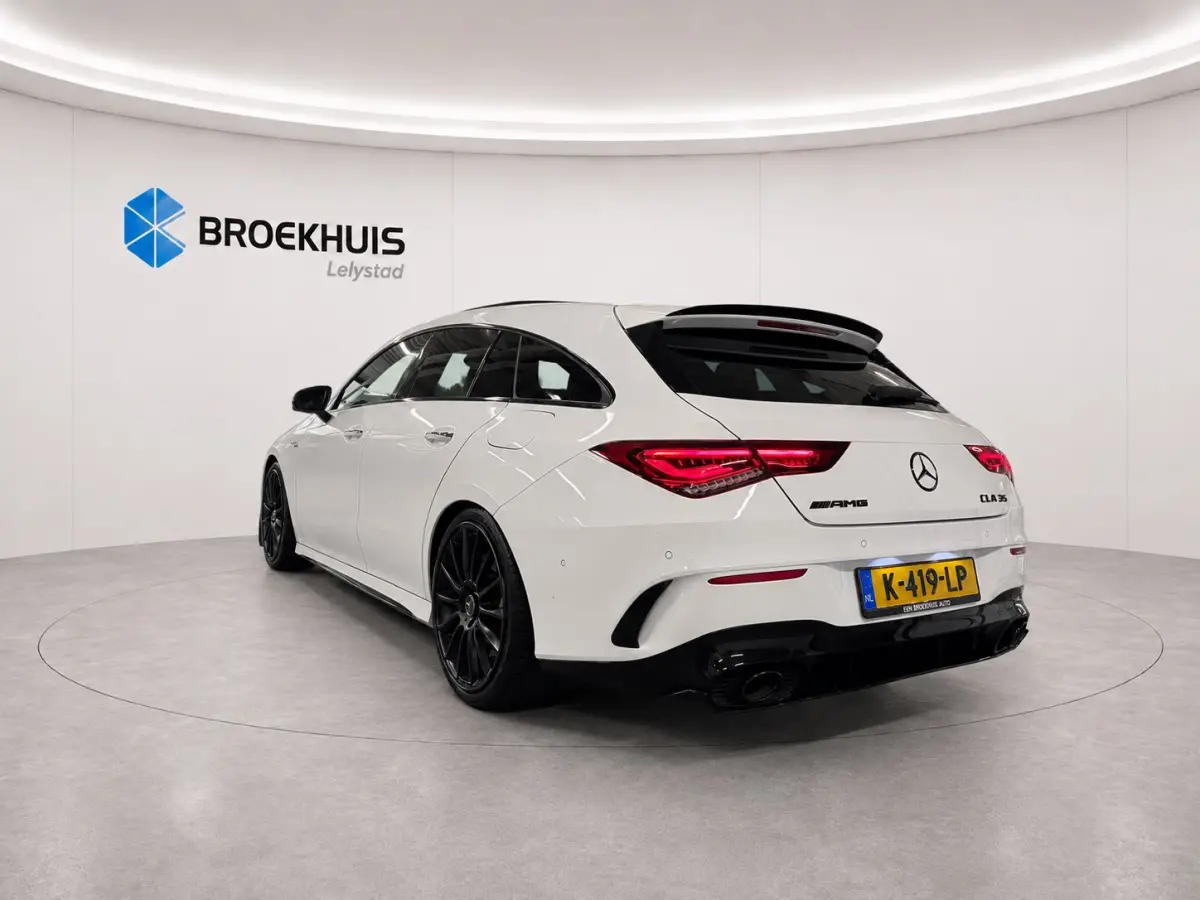 CLA SHOOTING BRAKE AMG 35 306PK 4MATIC PREMIUM PLUS / NAVI / LEDER / FULL-LED / CLIMA / 19" LMV / PANO. DAK / KEYLESS / BURMESTER / CAMERA /  UNIEK / ORG. NL. !!