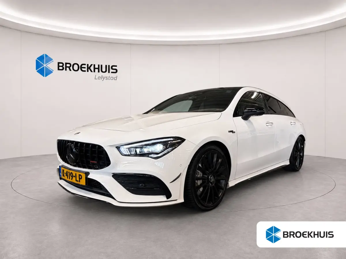 CLA SHOOTING BRAKE AMG 35 306PK 4MATIC PREMIUM PLUS / NAVI / LEDER / FULL-LED / CLIMA / 19" LMV / PANO. DAK / KEYLESS / BURMESTER / CAMERA /  UNIEK / ORG. NL. !!