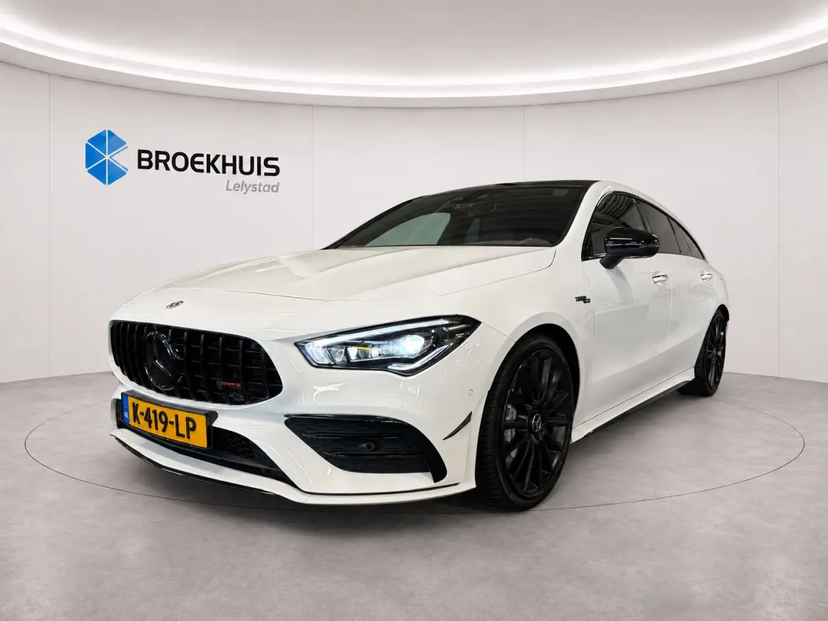 CLA SHOOTING BRAKE AMG 35 306PK 4MATIC PREMIUM PLUS / NAVI / LEDER / FULL-LED / CLIMA / 19" LMV / PANO. DAK / KEYLESS / BURMESTER / CAMERA /  UNIEK / ORG. NL. !!