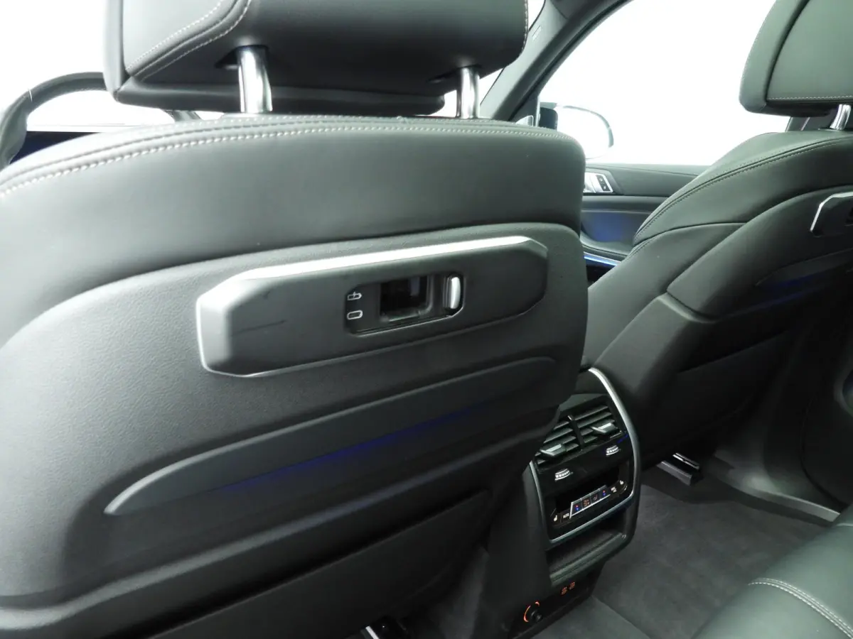M60i xDrive | M-Sportpakket | LED | Leder | HUD | Panoramadak | Active steering | Comfortzetels | DAB | Bowers & Wilkins sound | Alu 22 inch