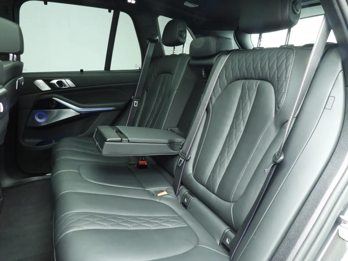 M60i xDrive | M-Sportpakket | LED | Leder | HUD | Panoramadak | Active steering | Comfortzetels | DAB | Bowers & Wilkins sound | Alu 22 inch