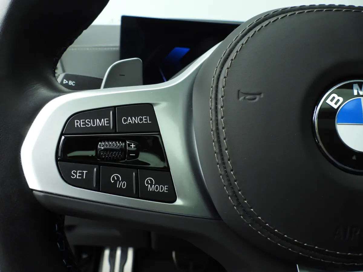 M60i xDrive | M-Sportpakket | LED | Leder | HUD | Panoramadak | Active steering | Comfortzetels | DAB | Bowers & Wilkins sound | Alu 22 inch