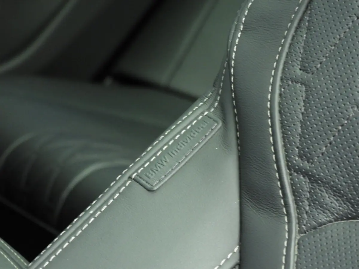 M60i xDrive | M-Sportpakket | LED | Leder | HUD | Panoramadak | Active steering | Comfortzetels | DAB | Bowers & Wilkins sound | Alu 22 inch