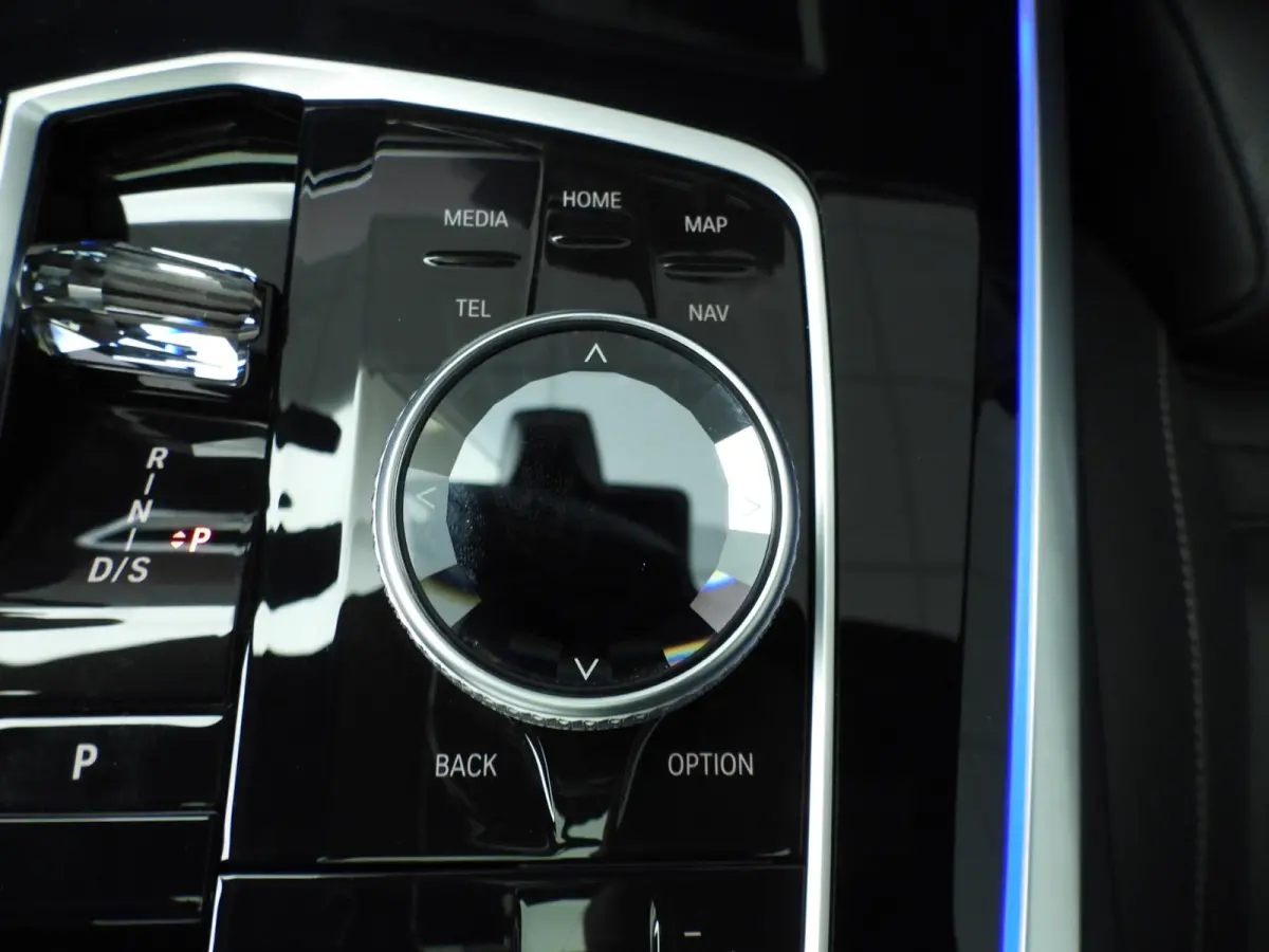 M60i xDrive | M-Sportpakket | LED | Leder | HUD | Panoramadak | Active steering | Comfortzetels | DAB | Bowers & Wilkins sound | Alu 22 inch