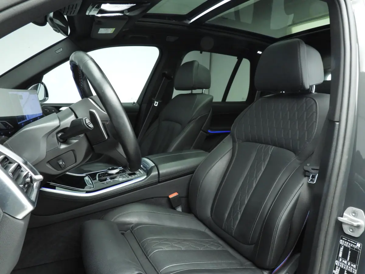 M60i xDrive | M-Sportpakket | LED | Leder | HUD | Panoramadak | Active steering | Comfortzetels | DAB | Bowers & Wilkins sound | Alu 22 inch