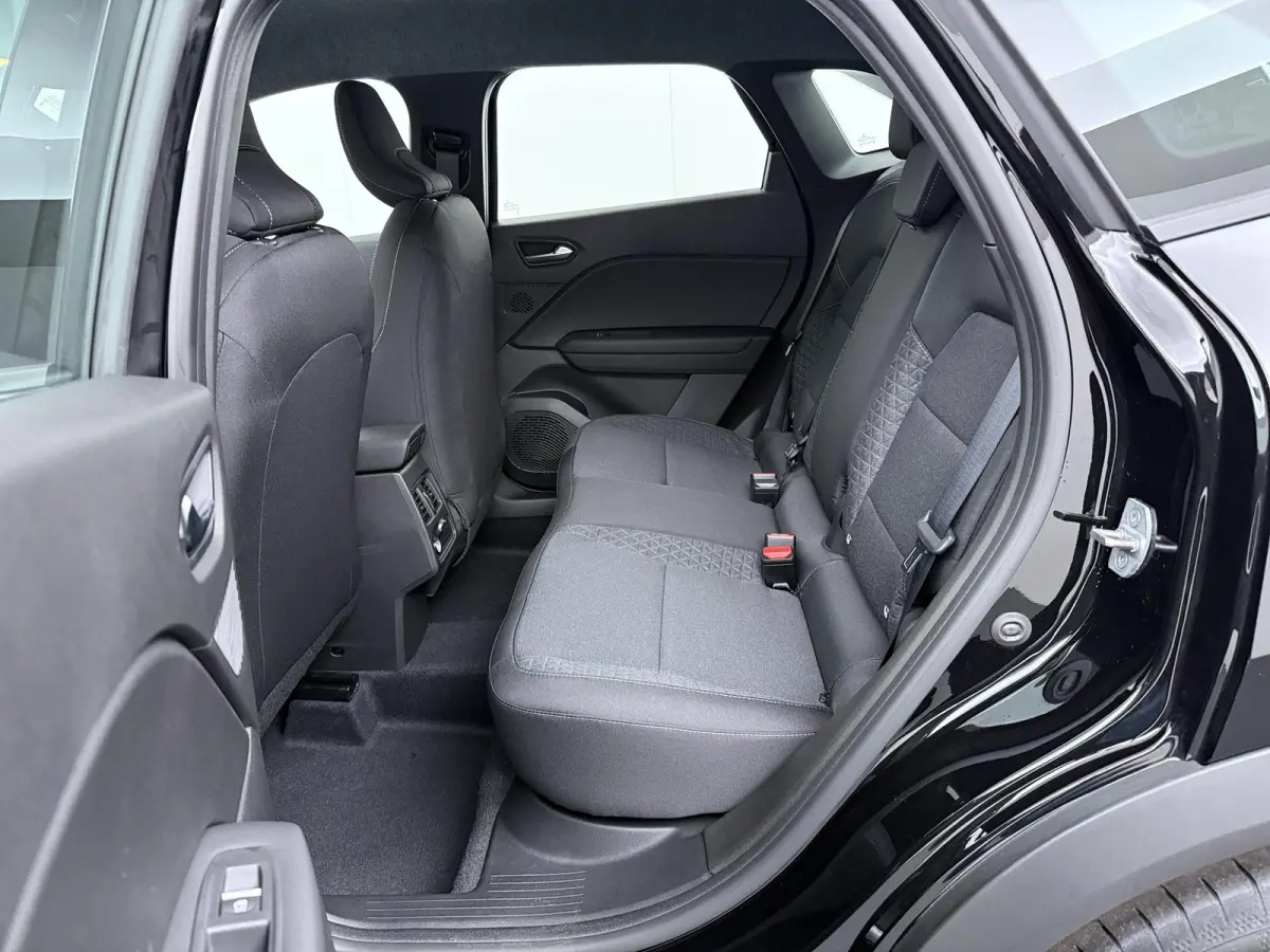 1.8 HEV Intense | €2.000 voorraadvoordeel! | Apple Carplay / Android auto | Keyless | Cruise control | Achteruitrijcamera