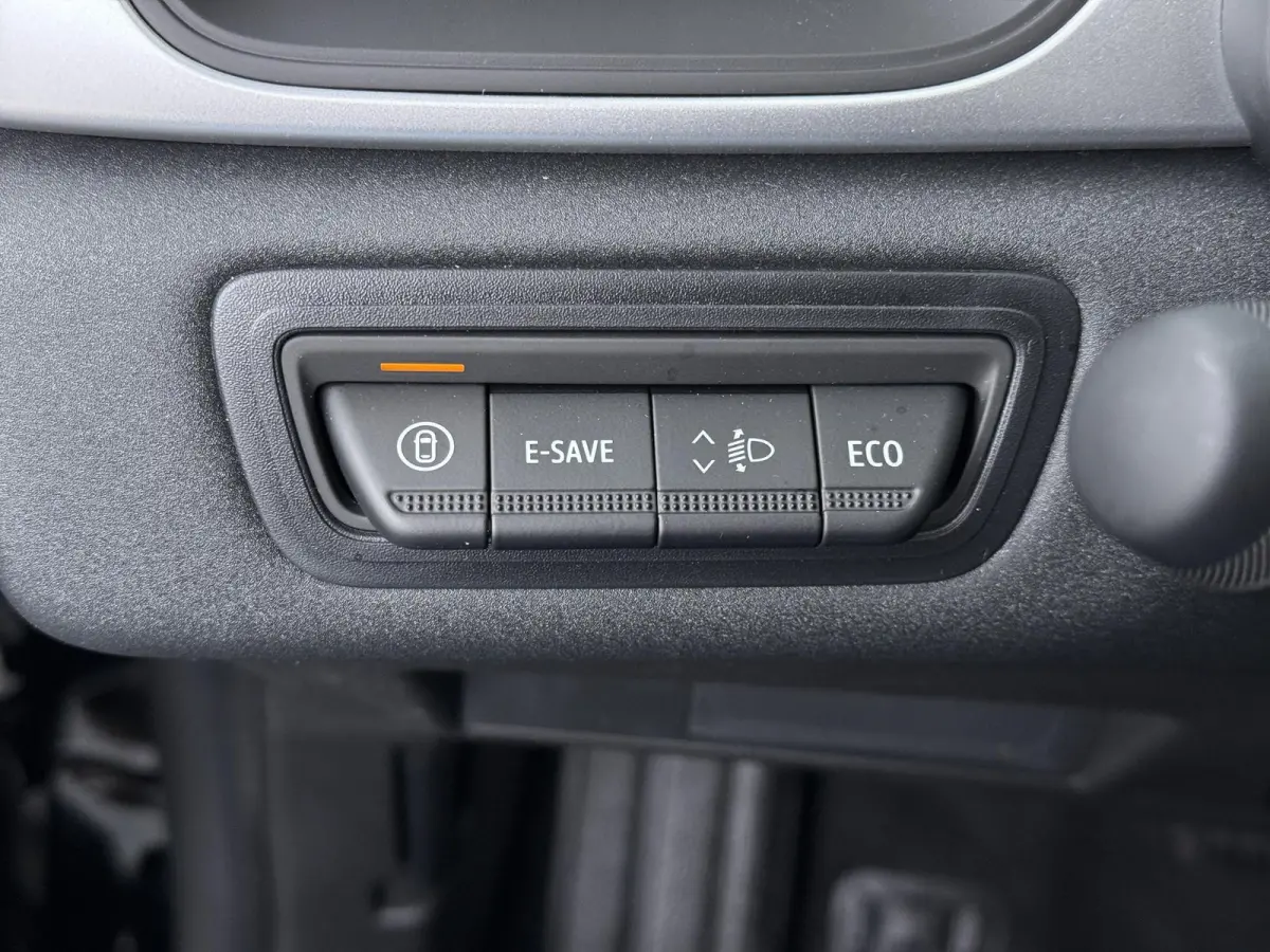 1.8 HEV Intense | €2.000 voorraadvoordeel! | Apple Carplay / Android auto | Keyless | Cruise control | Achteruitrijcamera