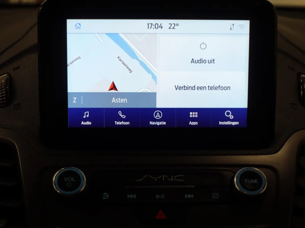 100pk L2 Trend Automaat Trekhaak Airco Navigatie Cruise control