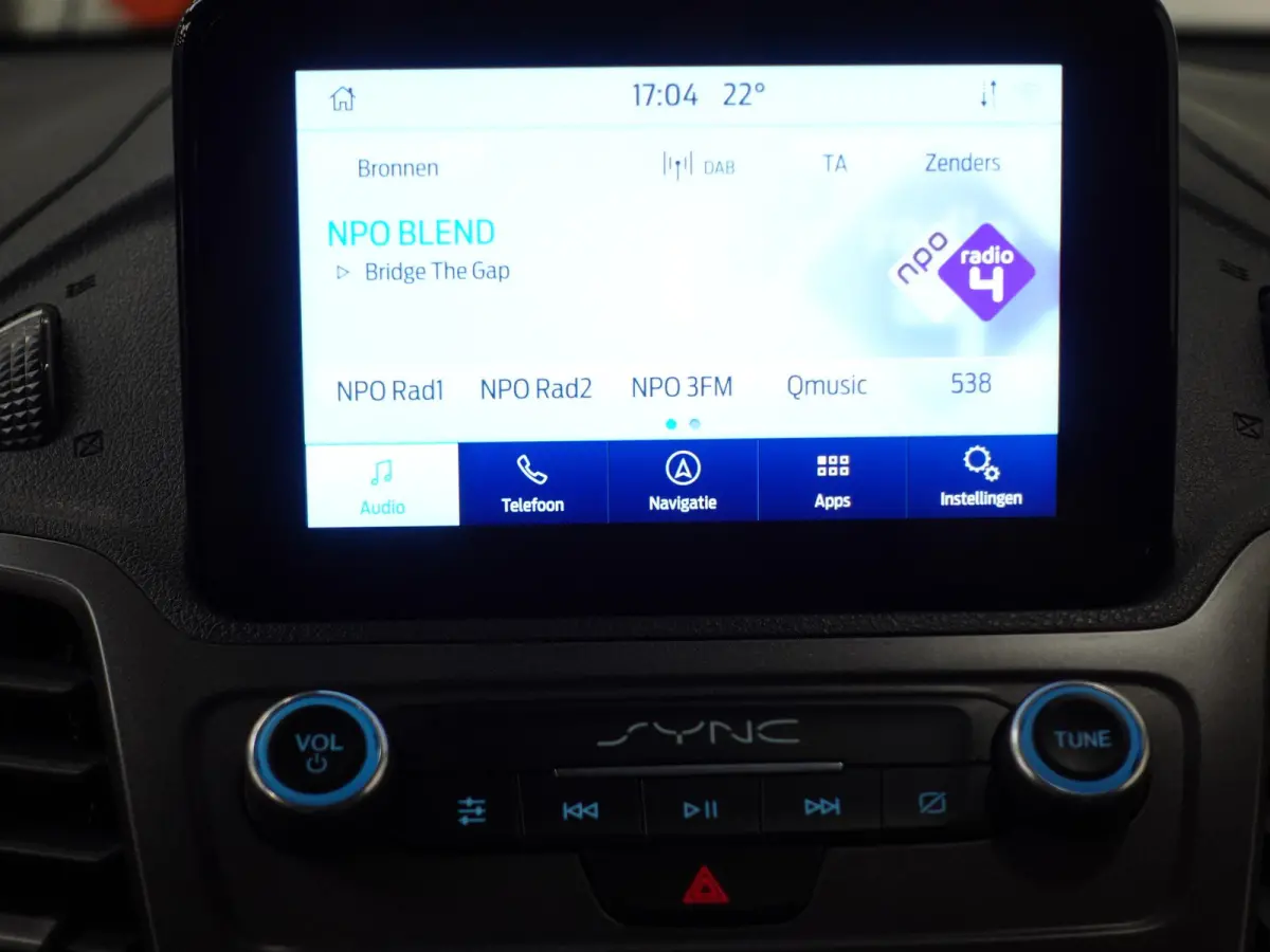 100pk L2 Trend Automaat Trekhaak Airco Navigatie Cruise control
