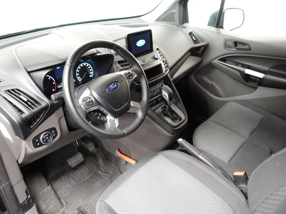 100pk L2 Trend Automaat Trekhaak Airco Navigatie Cruise control