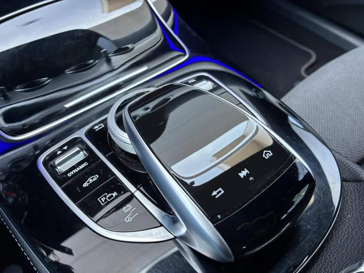 350 e Lease Edition Auto NL Auto Camera 16 Vol Opties Nieuw Model Perfecte Staat Carplay Sfeerverlichting Navi