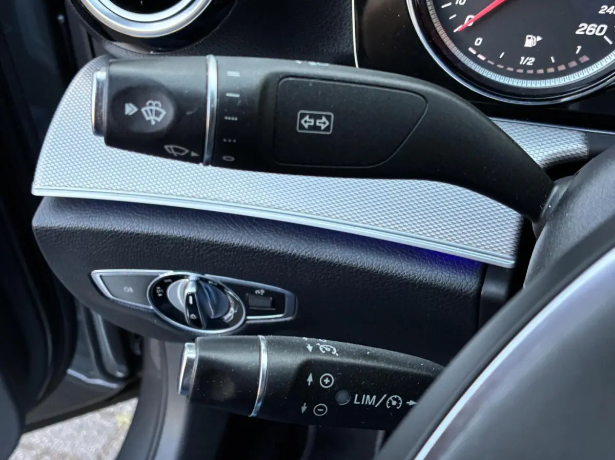 350 e Lease Edition Auto NL Auto Camera 16 Vol Opties Nieuw Model Perfecte Staat Carplay Sfeerverlichting Navi