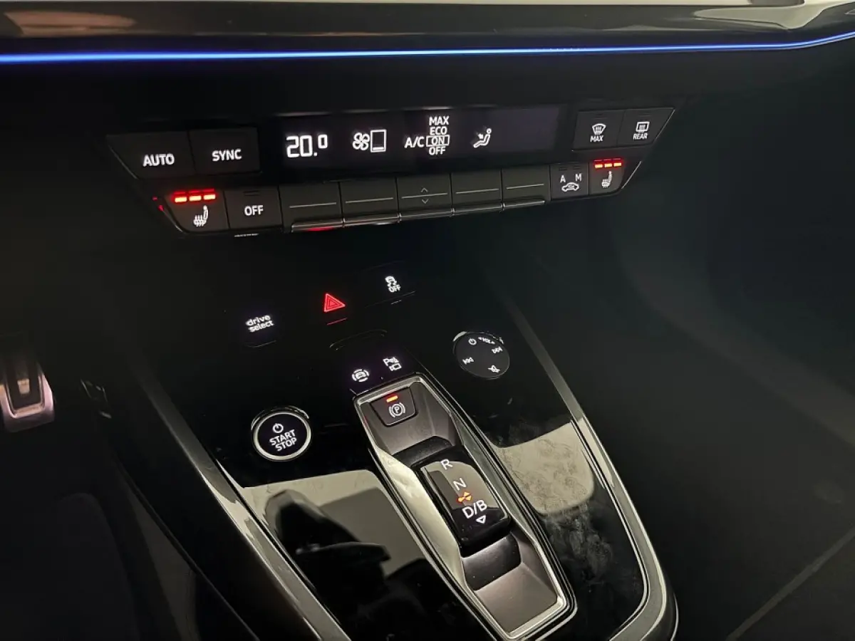 50 S edition 77 kWh *SOH 93.9%* LEDER | Trekhaak | ECC | NAVI | Stoelverwarming