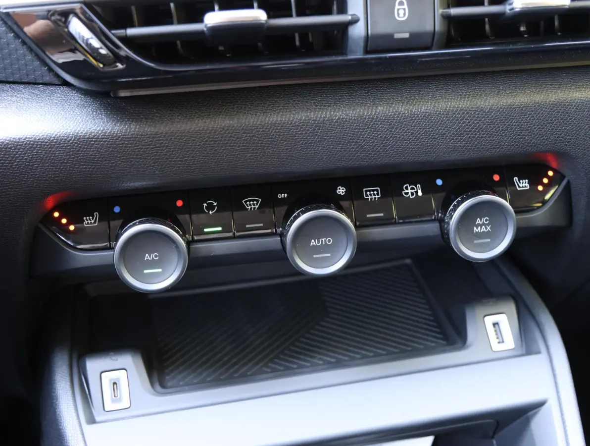 1.2 Hybrid 145pk Collection | SNEL RIJDEN | Camera | Zwarte velgen | Draadloos Apple Carplay en Android Auto