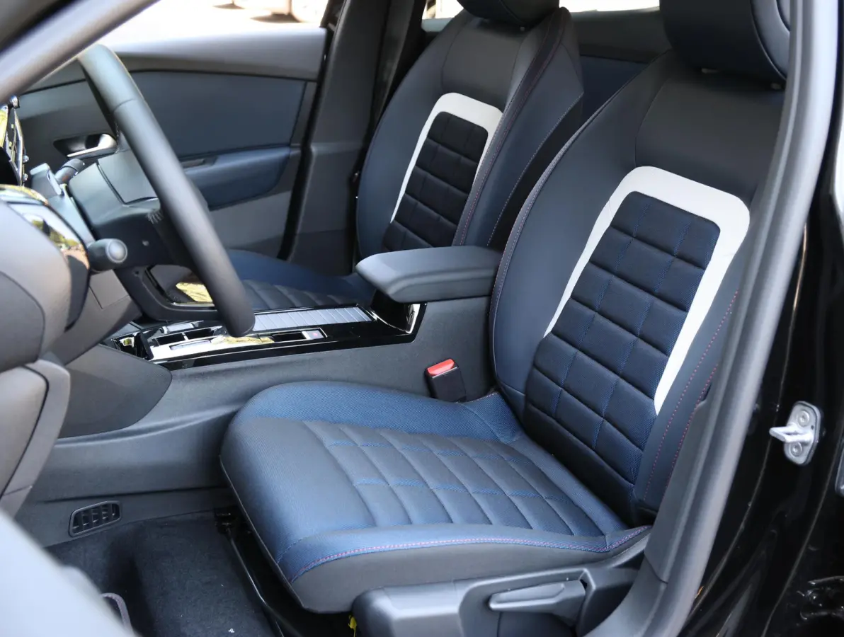 1.2 Hybrid 145pk Collection | SNEL RIJDEN | Camera | Zwarte velgen | Draadloos Apple Carplay en Android Auto