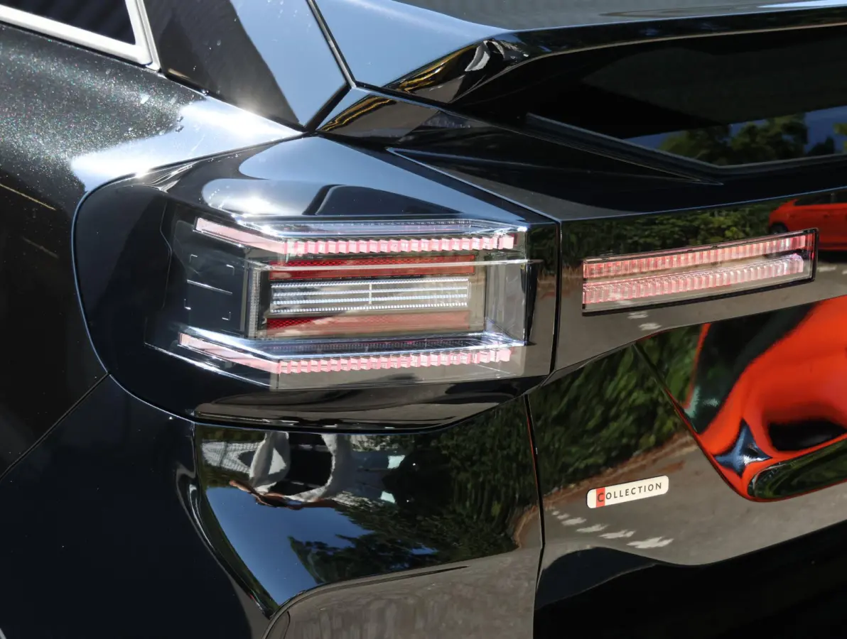 1.2 Hybrid 145pk Collection | SNEL RIJDEN | Camera | Zwarte velgen | Draadloos Apple Carplay en Android Auto