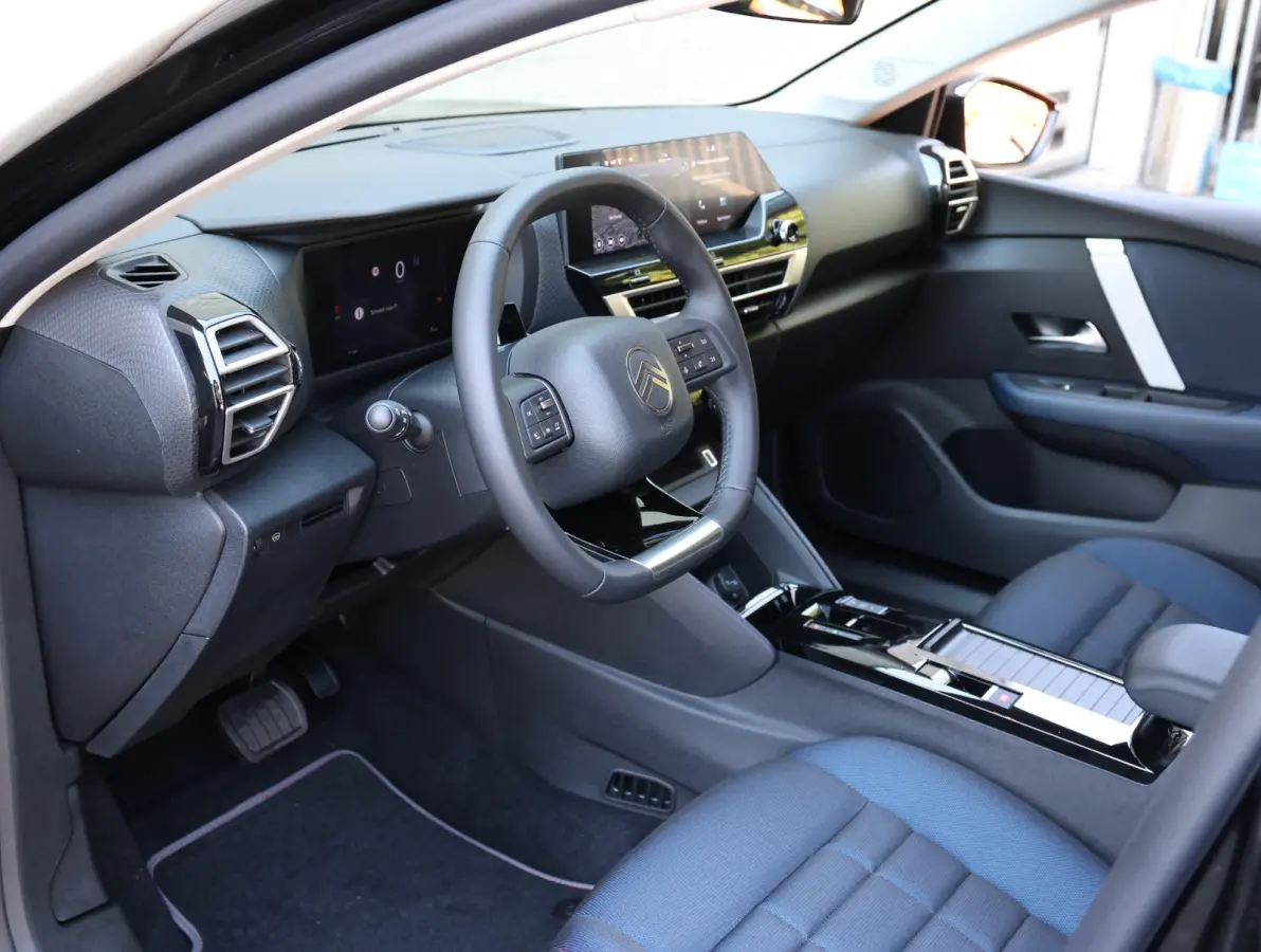 1.2 Hybrid 145pk Collection | SNEL RIJDEN | Camera | Zwarte velgen | Draadloos Apple Carplay en Android Auto