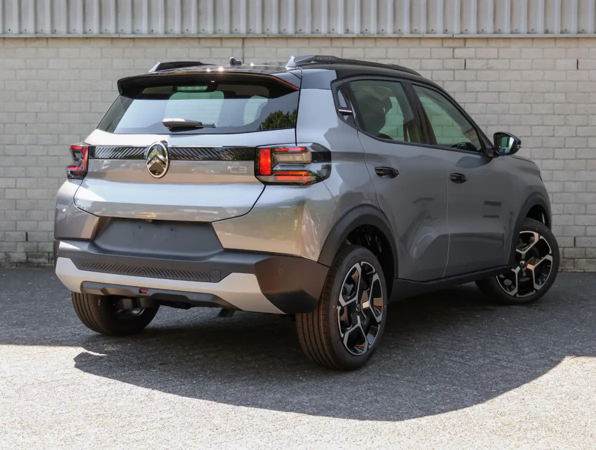 1.2 Hybrid 110pk Plus | Navigatie | Climate control | Camera | Apple Carplay en Android Auto