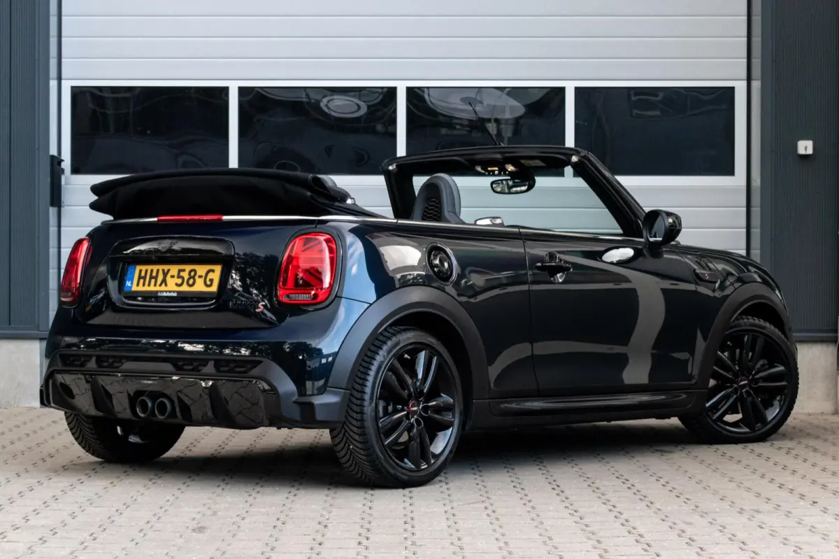 2.0 S John Cooper Works F1|STOELVERWARMING|ALCANTARA|CARPLAY|CAMERA|LED