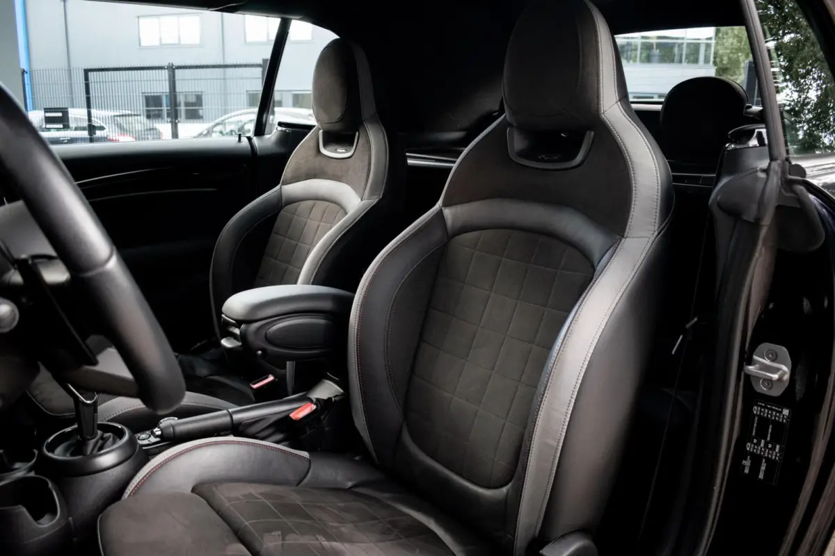 2.0 S John Cooper Works F1|STOELVERWARMING|ALCANTARA|CARPLAY|CAMERA|LED