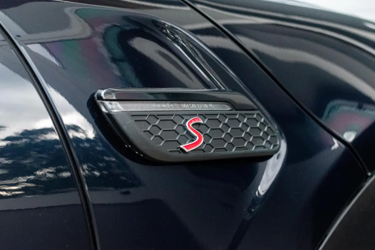 2.0 S John Cooper Works F1|STOELVERWARMING|ALCANTARA|CARPLAY|CAMERA|LED