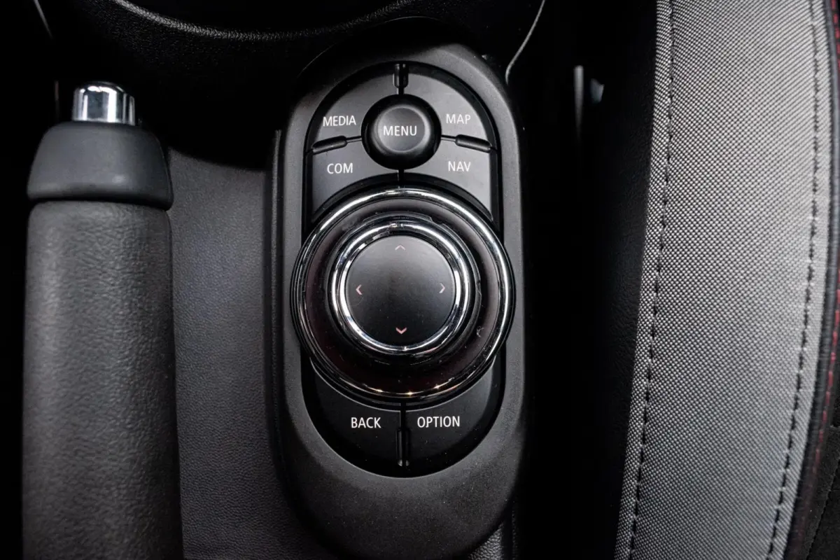 2.0 S John Cooper Works F1|STOELVERWARMING|ALCANTARA|CARPLAY|CAMERA|LED
