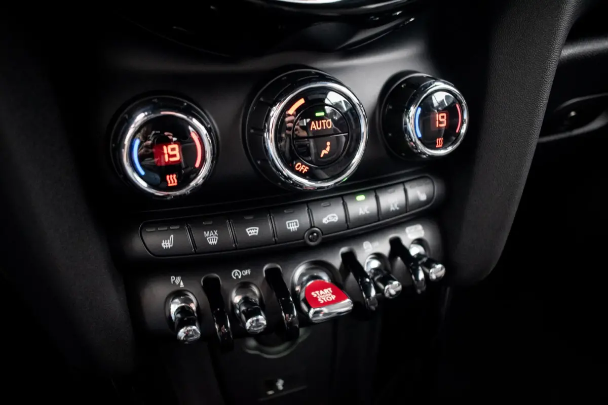 2.0 S John Cooper Works F1|STOELVERWARMING|ALCANTARA|CARPLAY|CAMERA|LED