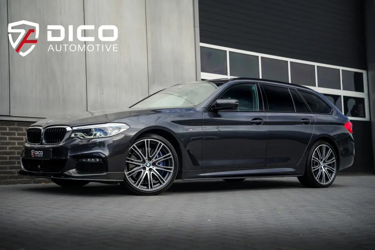 540i 340 pk xDrive High Executive M-Sportpakket / Pano-Dak/ Bowers&Wilkins/ Massage/ Head-Up/ Soft-Close/ Adap.Ond./ Nappa-Leder/ Adap.Cruise/ Stoel.Verw/ Stuur-Verw/ Trekhaak/ 20'' LMV