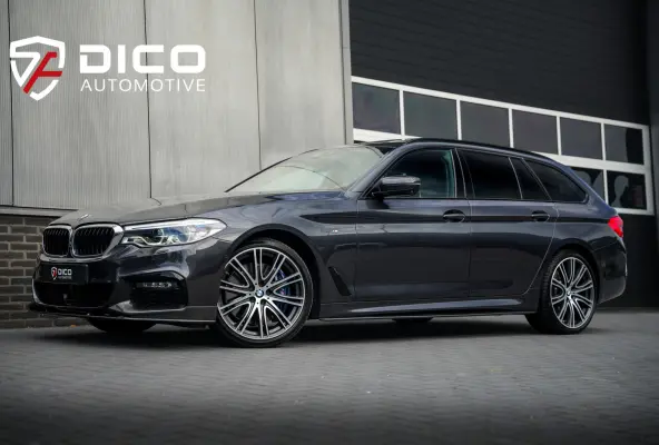 540i 340 pk xDrive High Executive M-Sportpakket / Pano-Dak/ Bowers&Wilkins/ Massage/ Head-Up/ Soft-Close/ Adap.Ond./ Nappa-Leder/ Adap.Cruise/ Stoel.Verw/ Stuur-Verw/ Trekhaak/ 20'' LMV