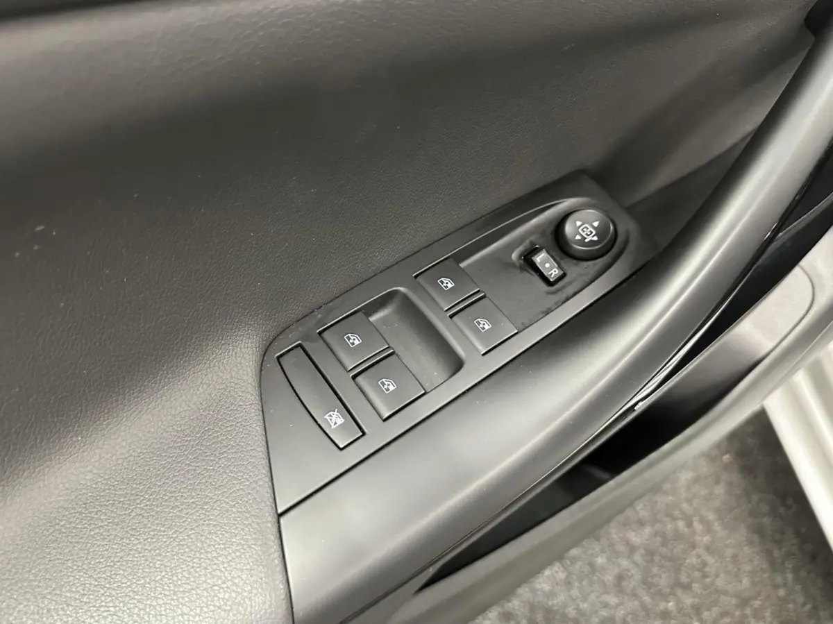 1.2 Blitz Elegance CARPLAY ECC NAVI CRUISE LM.