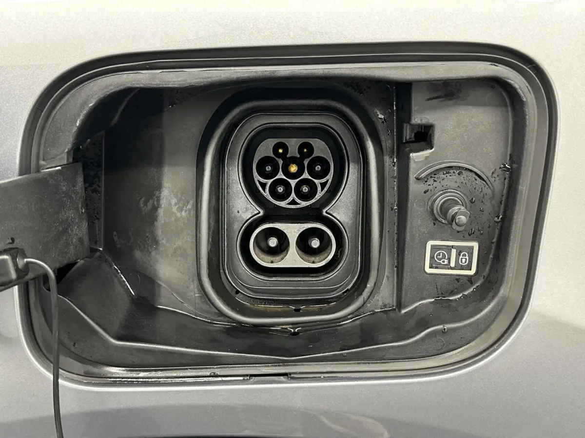 Feel Pack 50 kWh SOH 89,6% CARPLAY CAMERA NAVI CRUISE ECC LM.