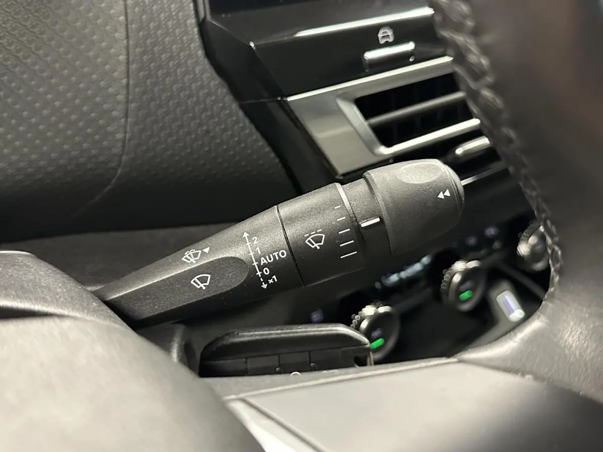 Feel Pack 50 kWh SOH 89,6% CARPLAY CAMERA NAVI CRUISE ECC LM.