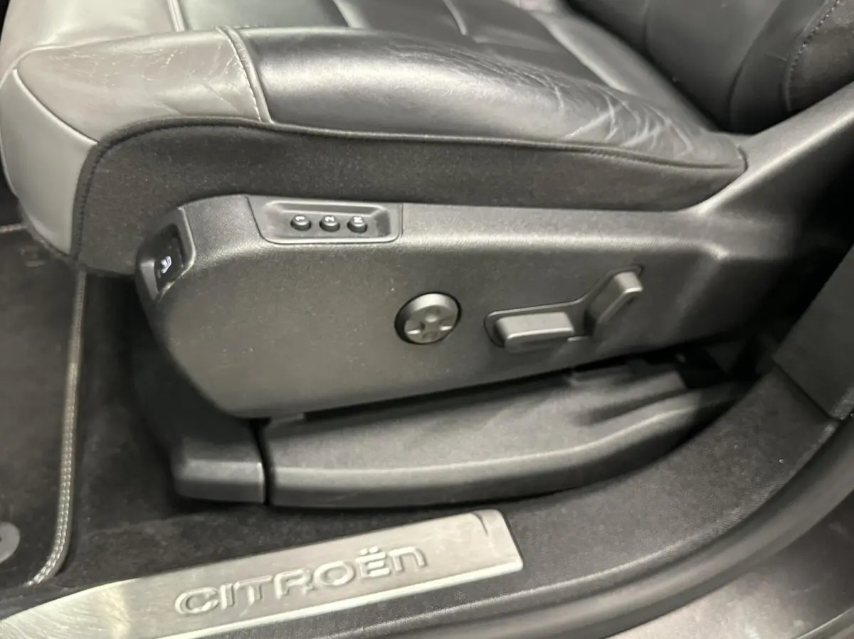 1.2 PureTech Business Plus CAMERA LEER CARPLAY NAVI ECC ADAPTIEF CRUISE.