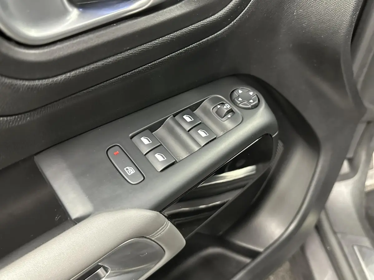 1.2 PureTech Business Plus CAMERA LEER CARPLAY NAVI ECC ADAPTIEF CRUISE.