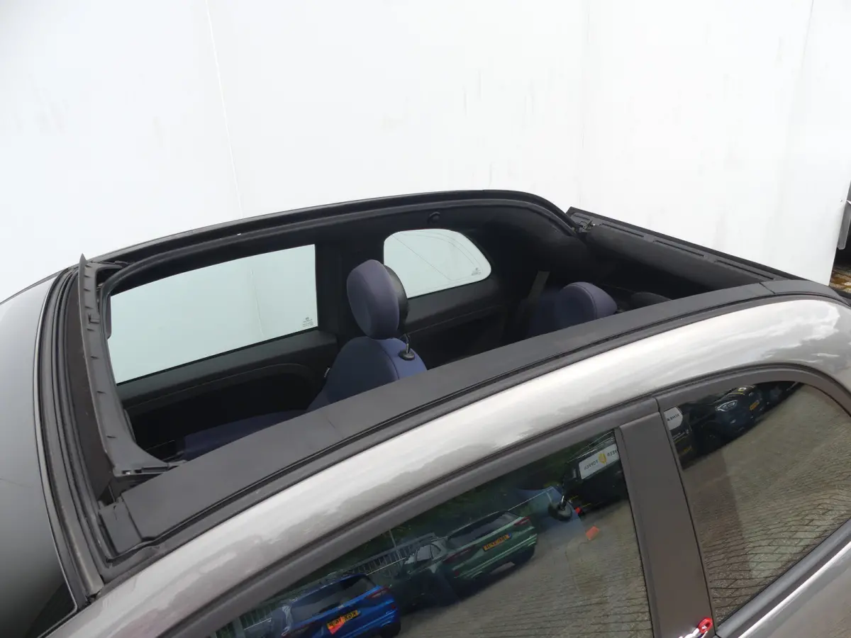 1.0 Hybrid Club | ELEKTRISCH SCHUIFDAK | PARKEERSENSOREN | CRUISE | AIRCO | APPLE CARPLAY / ANDROID AUTO |