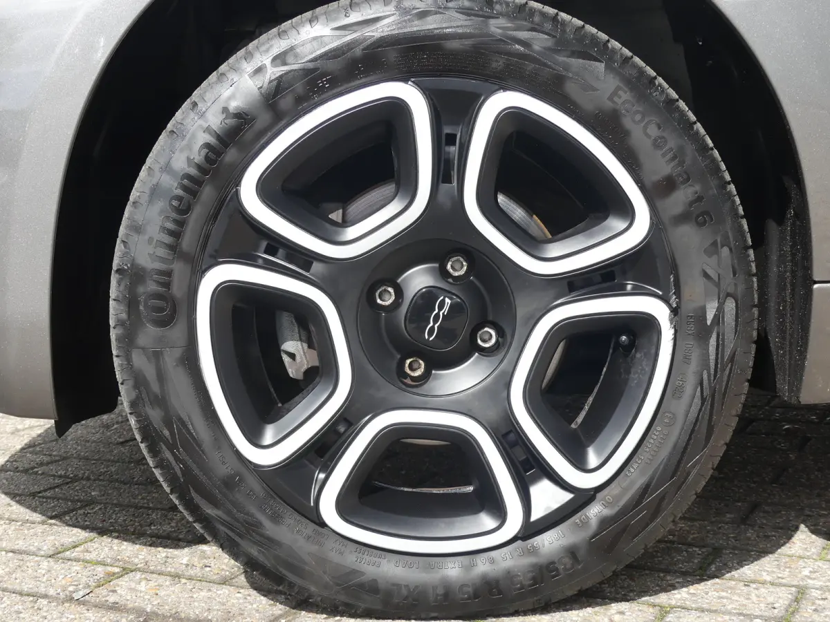 1.0 Hybrid Club | ELEKTRISCH SCHUIFDAK | PARKEERSENSOREN | CRUISE | AIRCO | APPLE CARPLAY / ANDROID AUTO |