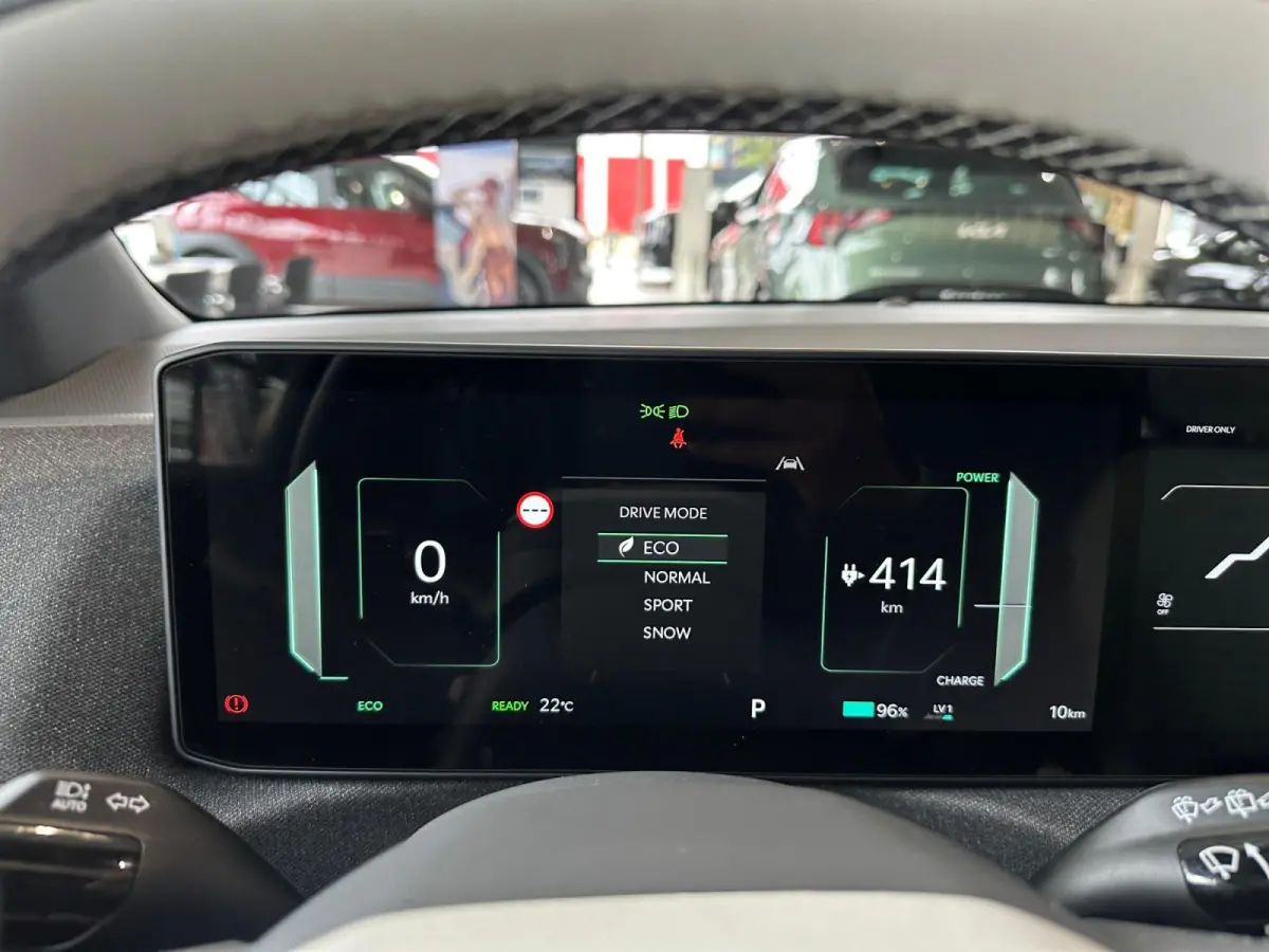 GT-line 61 kwh | Enkele op voorraad | Nu 3000,- inruilkorting | Panorama dak | Geheugen stoelen | Stoelventilatie/Verwarming | 418 km actieradius |