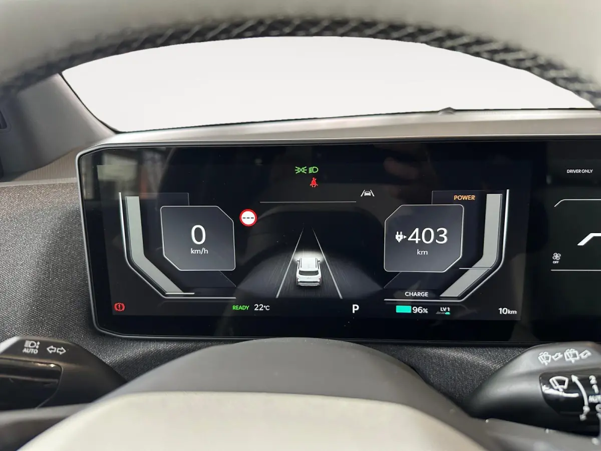 GT-line 61 kwh | Enkele op voorraad | Nu 3000,- inruilkorting | Panorama dak | Geheugen stoelen | Stoelventilatie/Verwarming | 418 km actieradius |