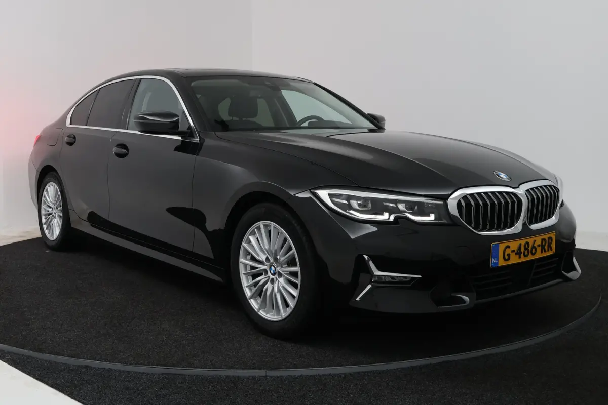320i High Executive (PANORAMADAK, DEALER ONDERHOUDEN, STUUR-/STOELVERWARMING, SFEERVERLICHTING)