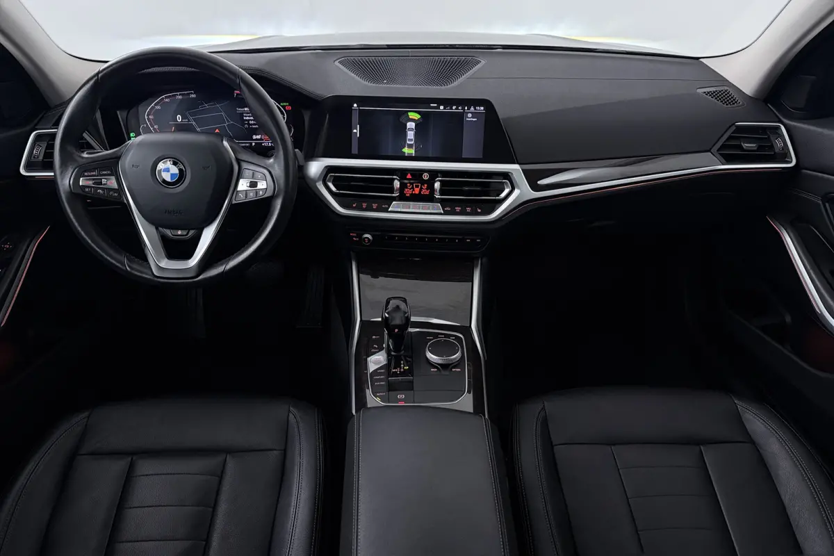 320i High Executive (PANORAMADAK, DEALER ONDERHOUDEN, STUUR-/STOELVERWARMING, SFEERVERLICHTING)