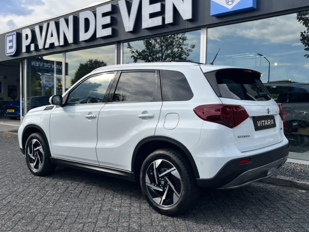 1.4 Boosterjet Smart Hybrid Style Automaat | €2.000,- voordeel | Meerdere kleuren leverbaar | Pano | Adapt. Cruise | Camera | Dodehoek | Rijstrook | Stoelverwarming | etc. etc.