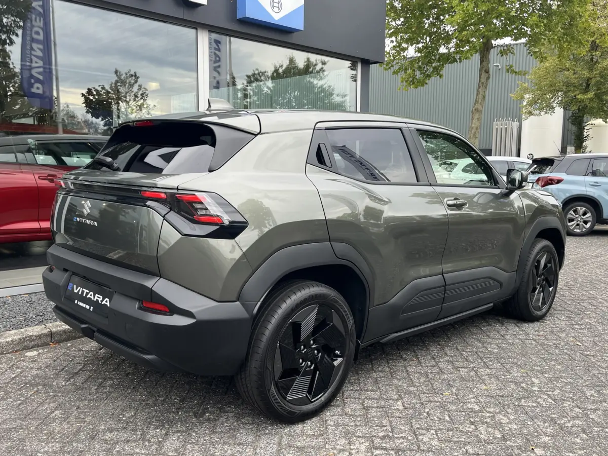 Select 61 kWh | Meerdere kleuren beschikbaar | Direct uit voorraad leverbaar | Suzuki Safety System Pro | Keyless | Smart Entry & Start |
