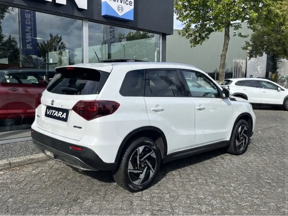 1.4 Boosterjet Smart Hybrid Style | €2.000,- voordeel | Meerdere kleuren leverbaar | Pano | Adapt. Cruise | Camera | Dodehoek | Rijstrook | Stoelverwarming | etc. etc.