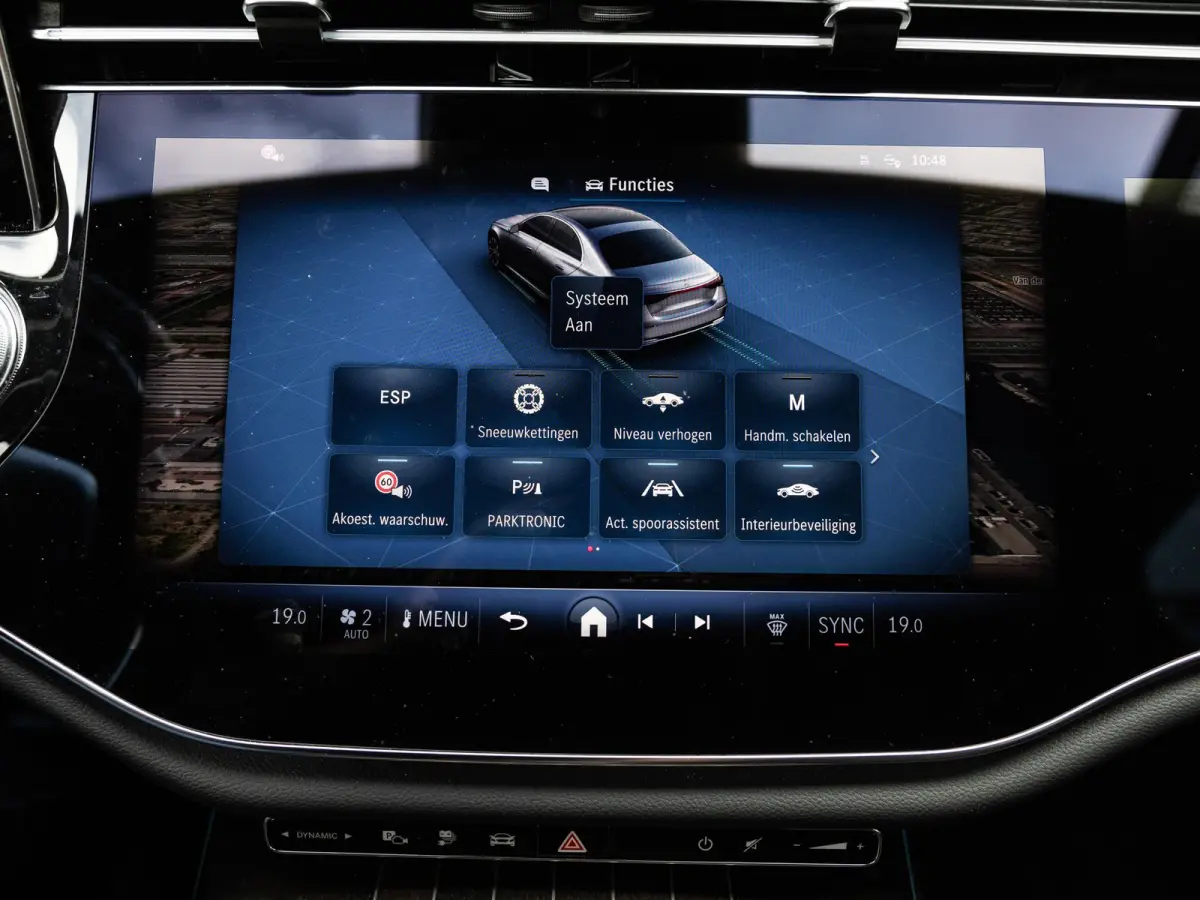 400 e 4MATIC Exclusive Line | PANORAMADAK | SOFT CLOSE | AIR BODY CONTROL | ACHTERAS BESTURING | MBUX SUPERSCREEN | BURMESTER | 20 INCH MULTISPAAK | MEMORY | WINTERPAKKET | LEDER PAKKET | NL