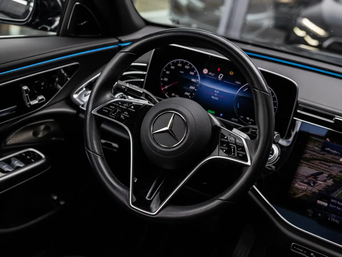 400 e 4MATIC Exclusive Line | PANORAMADAK | SOFT CLOSE | AIR BODY CONTROL | ACHTERAS BESTURING | MBUX SUPERSCREEN | BURMESTER | 20 INCH MULTISPAAK | MEMORY | WINTERPAKKET | LEDER PAKKET | NL